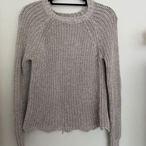 LIGHT GRAY CABLE KNIT AMERICAN EAGLE SWEATER